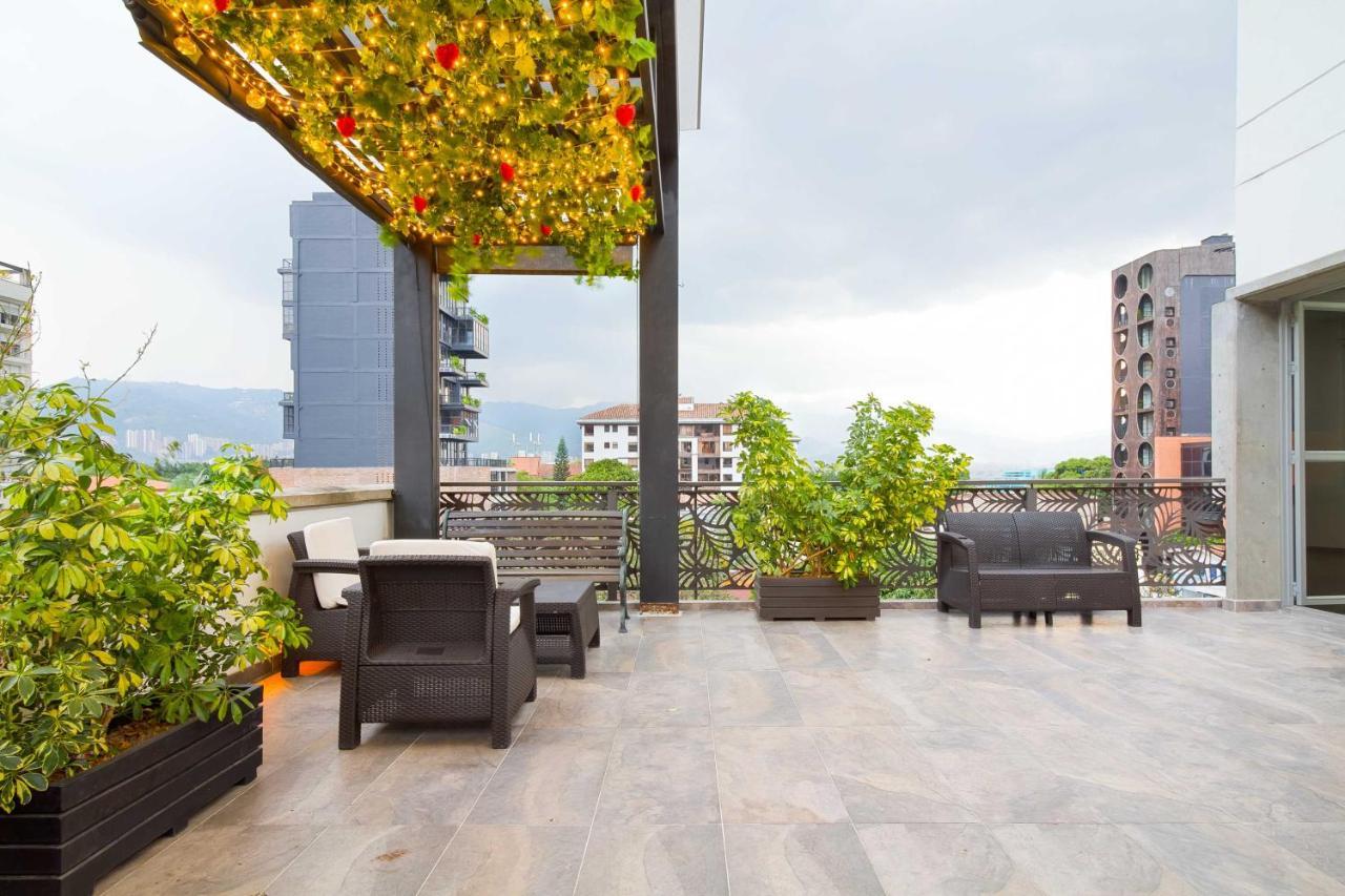 Camelot Apartahotel Medellin Exterior photo